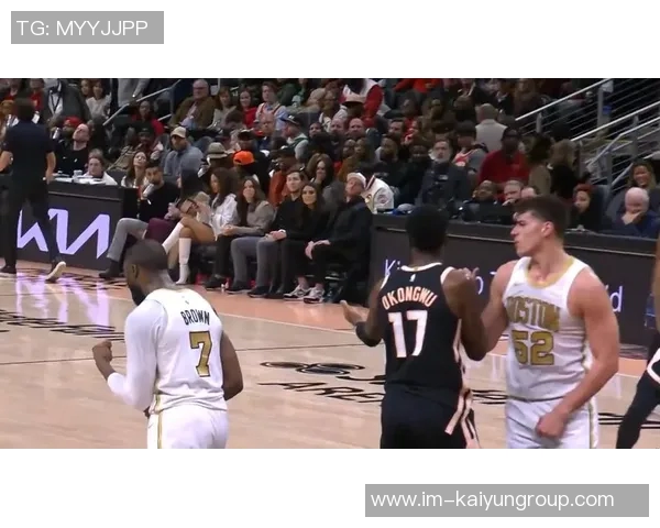 布朗三节狂砍41分6板2助1断1帽单节得分均上双展现惊人状态 布朗三节狂砍41分6板2助1断1帽单节得分均上双展现惊人状态