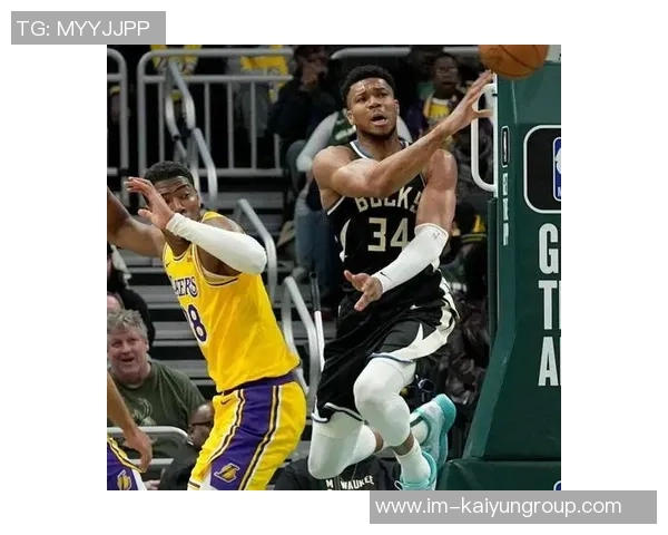 里弗斯透露字母哥第一节受伤情况赛后称其当时已感到不适 里弗斯透露字母哥第一节受伤情况赛后称其当时已感到不适