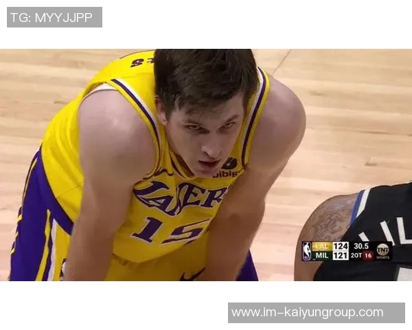 键盘侠热议里夫斯获空白支票湖人新赛季首战胜利喜人 键盘侠热议里夫斯获空白支票湖人新赛季首战胜利喜人